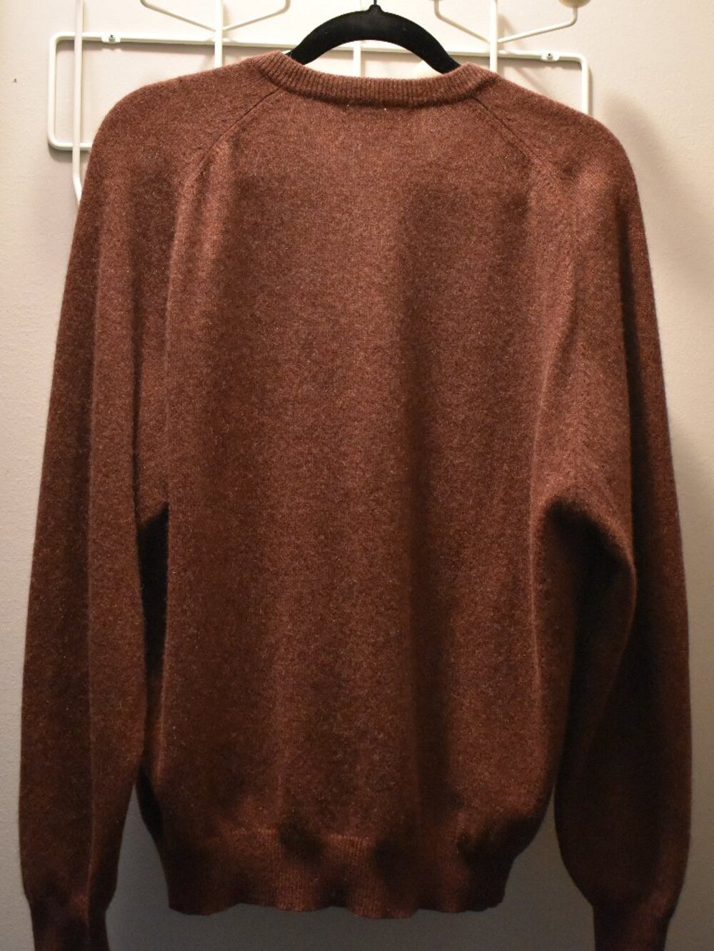 Woods & Gray 100% Cashmere V-Neck Sweater - Picture 2 of 3